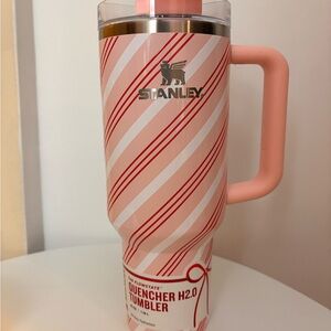 Stanley Strawberry Twist 40oz Quencher Tumbler- NEW